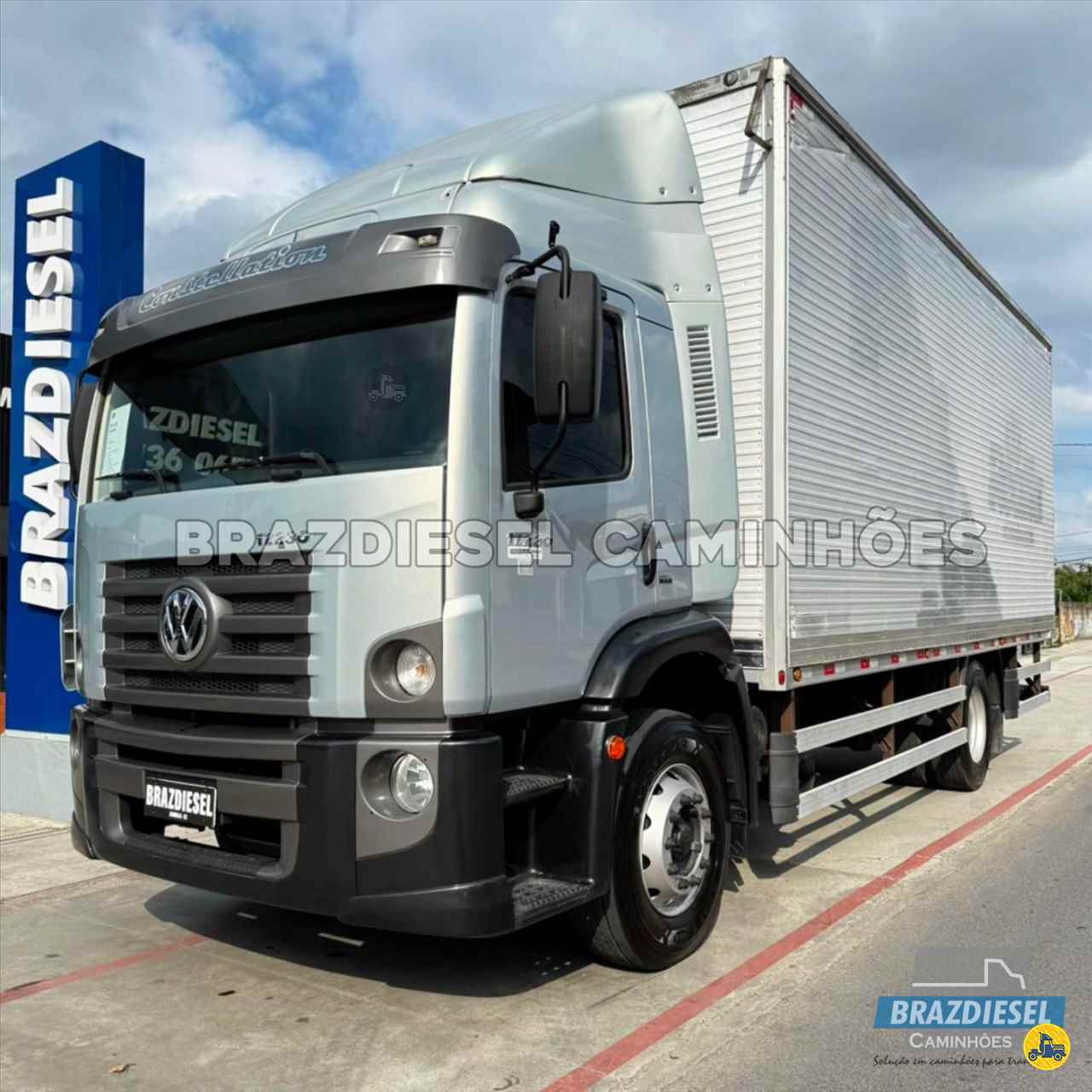 CAMINHAO VOLKSWAGEN VW 17230 Baú Furgão Toco 4x2 Brazdiesel Caminhões JOINVILLE SANTA CATARINA SC